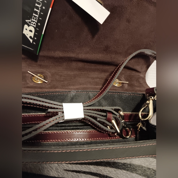 Nwt!! A bellucci Italian handbag/crossbody with lock and key - Picture 11 of 16